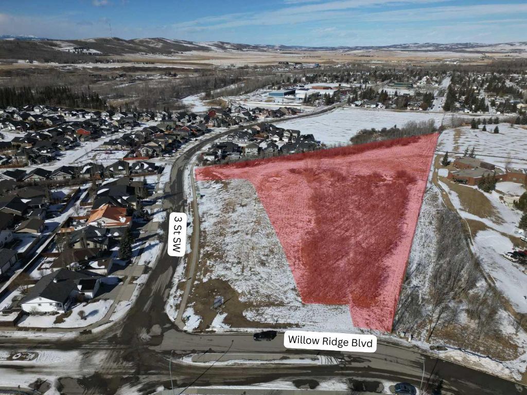 Photo of 900 3 Street SW, Diamond Valley, AB T0L 0H0 (MLS # A2288836)