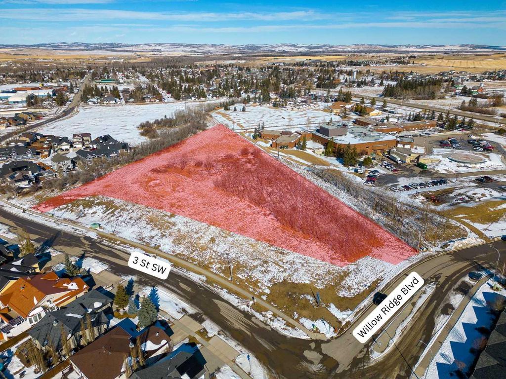 Photo of 900 3 Street SW, Diamond Valley, AB T0L 0H0 (MLS # A2288836)