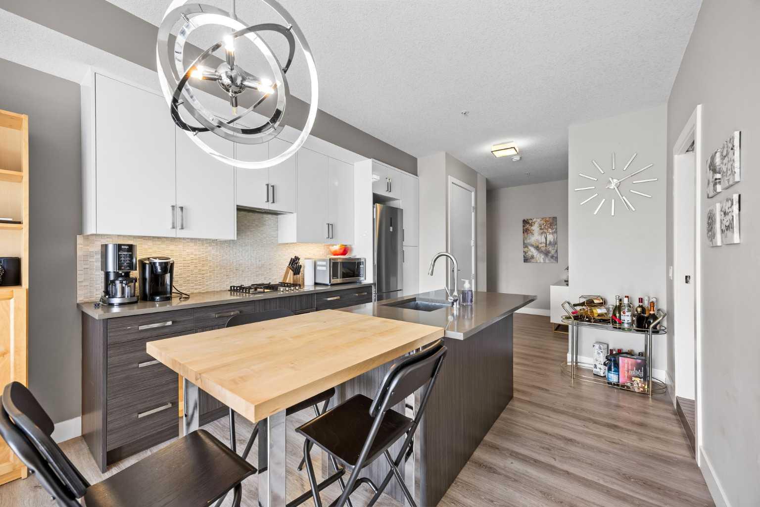 1521 26 Avenue SW 204