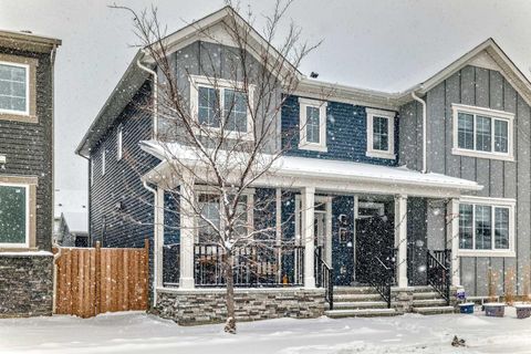 Photo of 372 Carrington Way NW, Calgary, AB T3P 0Y9 (MLS # A2293599)