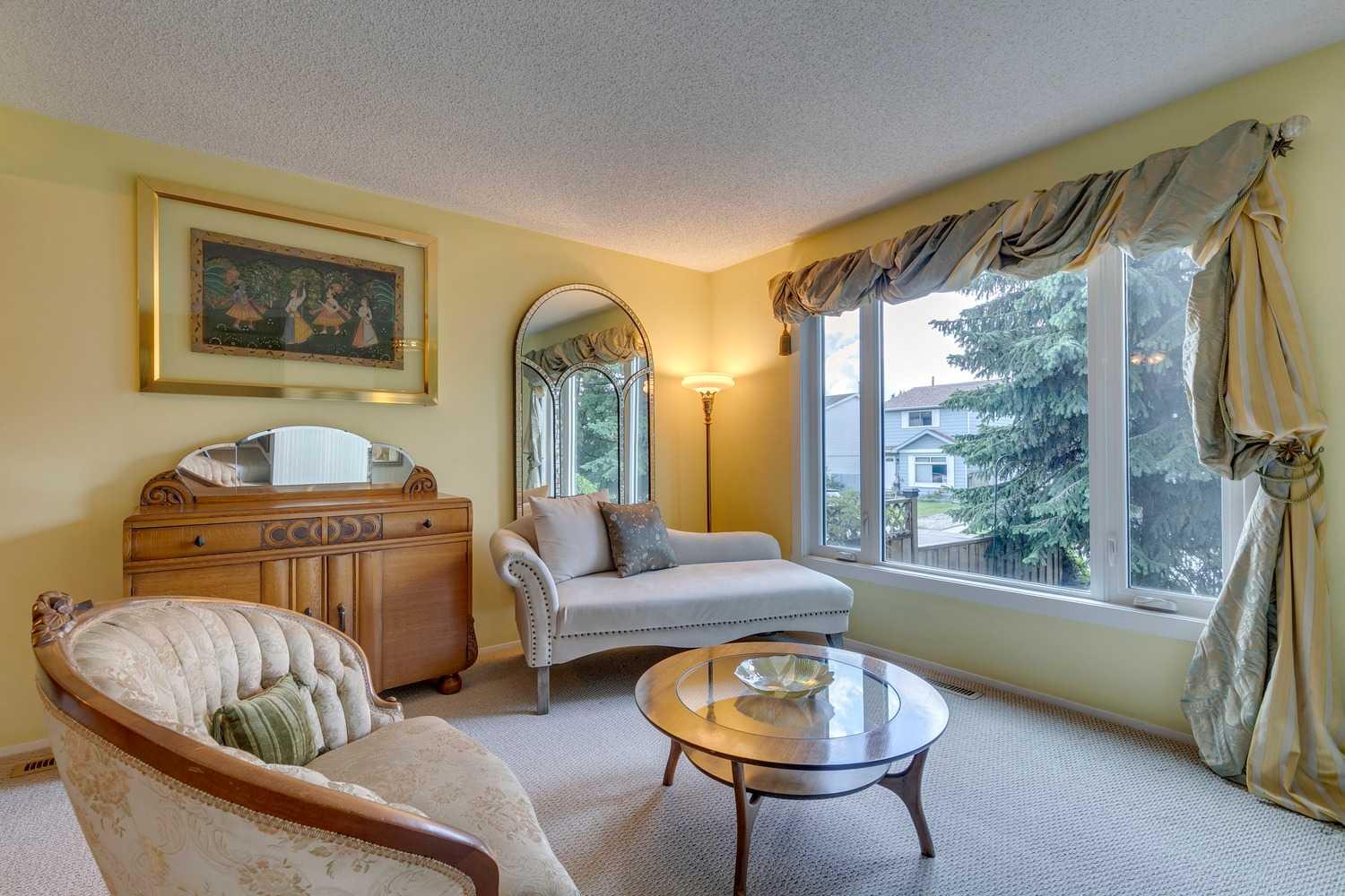 85 Erin Woods Place SE