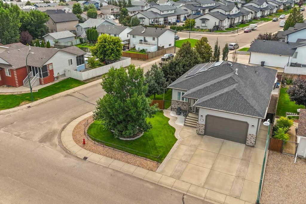 Photo of 2448 7 Avenue NE, Medicine Hat, AB T1C 1Y6 (MLS # A2336472)