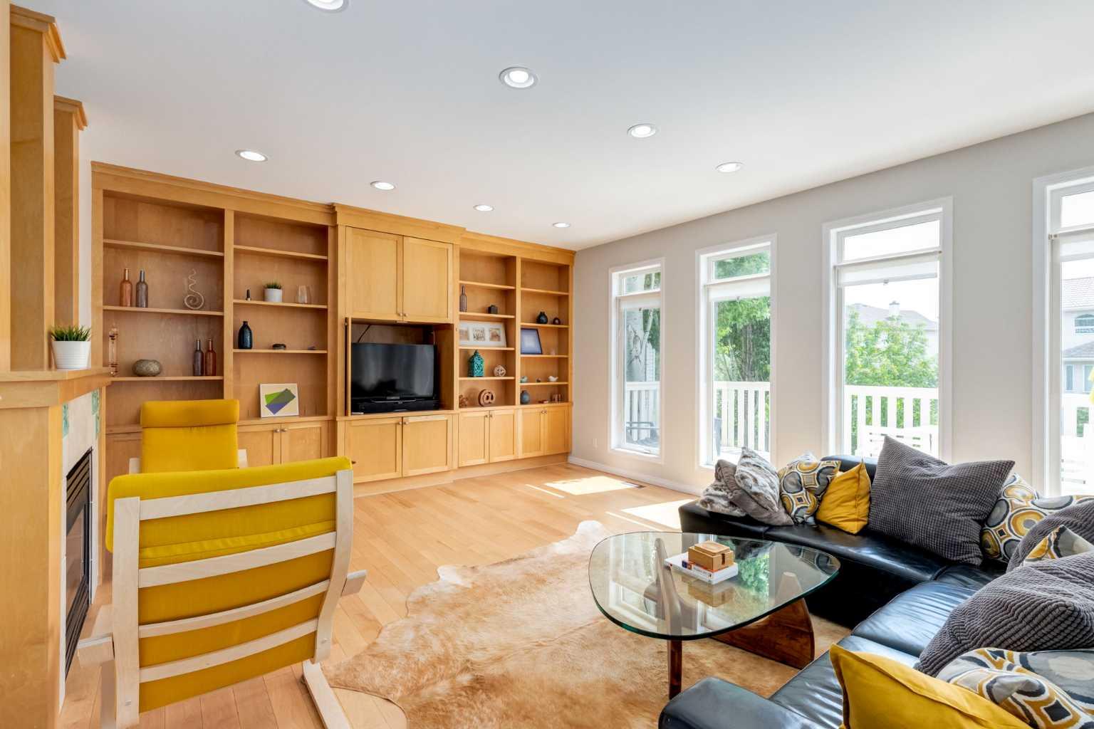 129 Woodpark Close SW