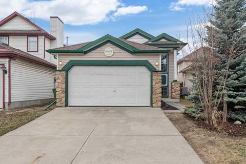 Photo of 144 Mt Apex Green SE, Calgary, AB T2Z 2V5 (MLS # A2302048)