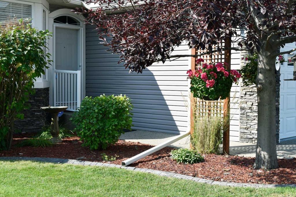 Photo of 160 SIENNA Passage, Chestermere, AB T1X 0B6 (MLS # A2266892)