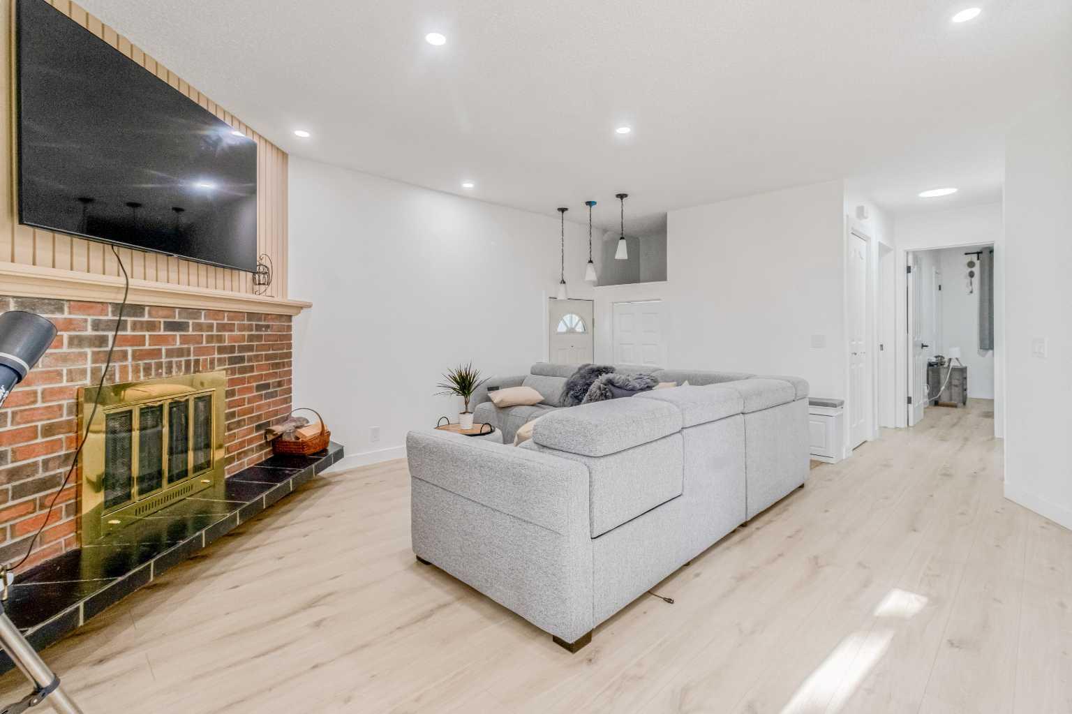 147 Dovercliffe Way SE