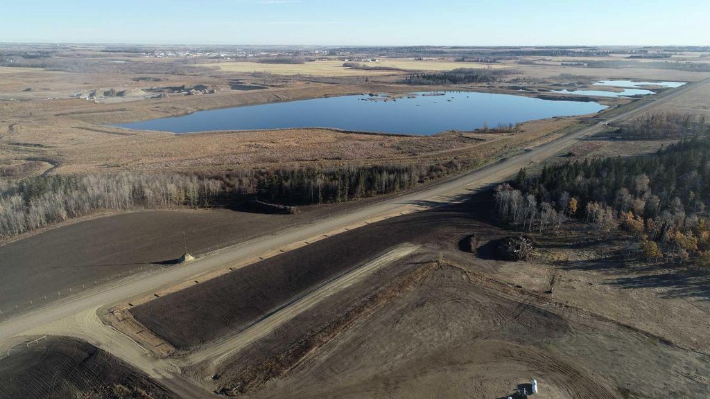 Photo of 424 Township Road, Rural Ponoka County, AB T4J 1R3 (MLS # A2264445)