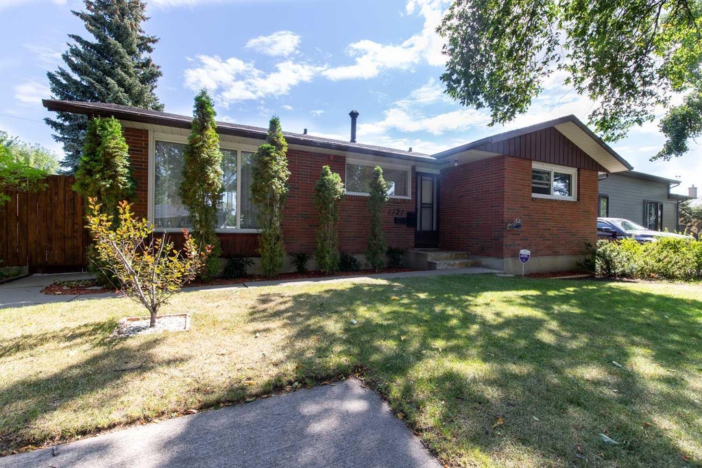 Photo of 1721 20 Street S, Lethbridge, AB T1K 2G1 (MLS # A2339944)