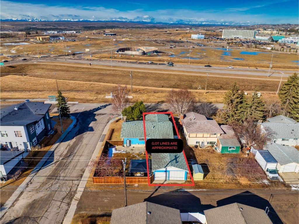 Photo of 5424 37 Street SW, Calgary, AB T3E 5M5 (MLS # A2303793)