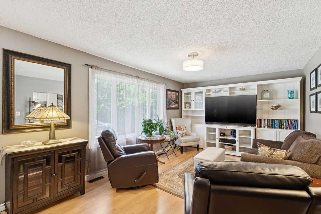Photo of 6111 Bow Crescent NW, Calgary, AB T3B 2C2 (MLS # A2330332)