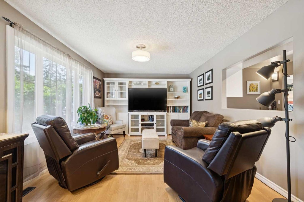 Photo of 6111 Bow Crescent NW, Calgary, AB T3B 2C2 (MLS # A2330332)
