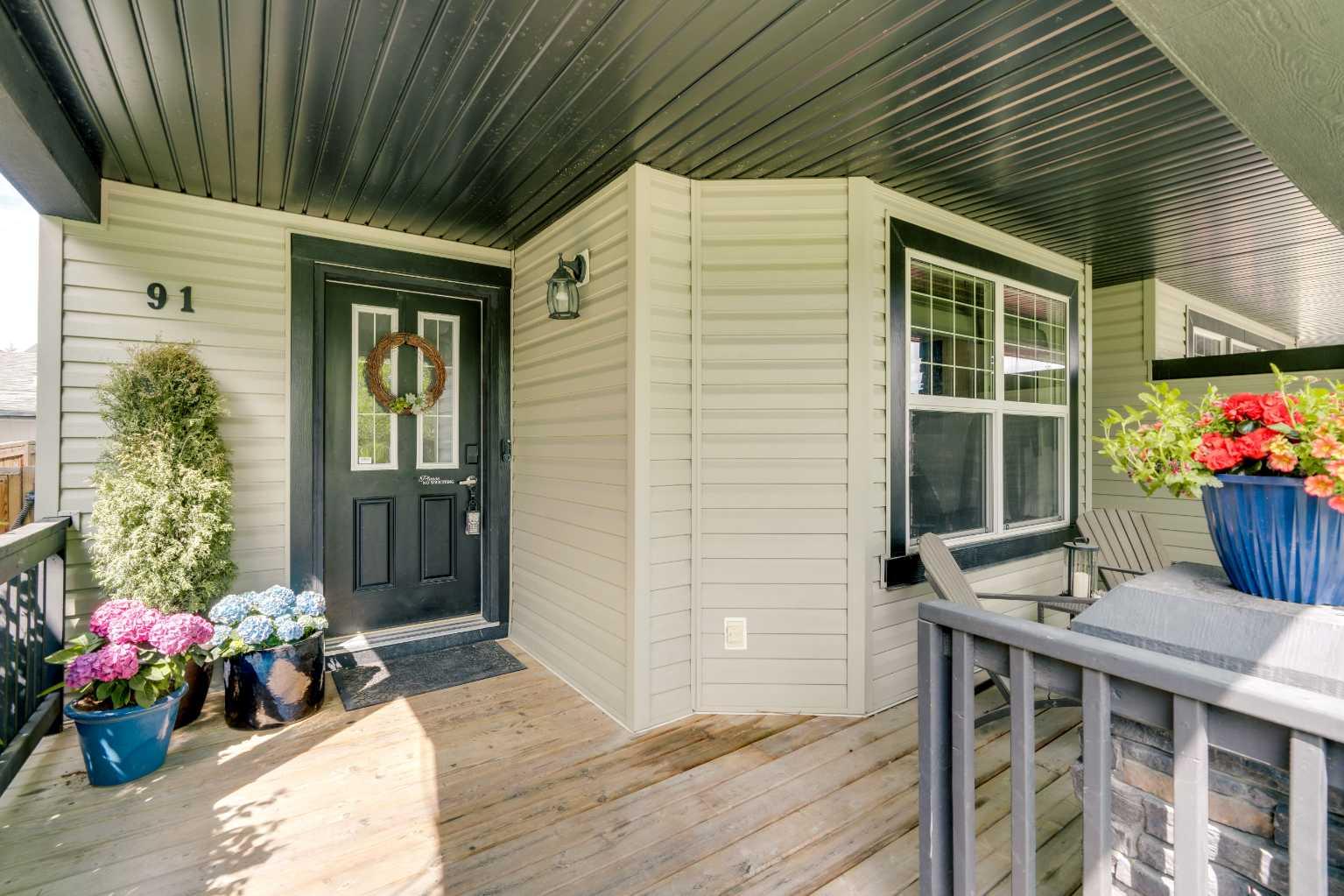 91 Panora Square NW