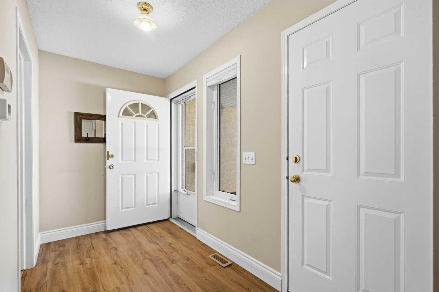 55 Cedarview Mews SW