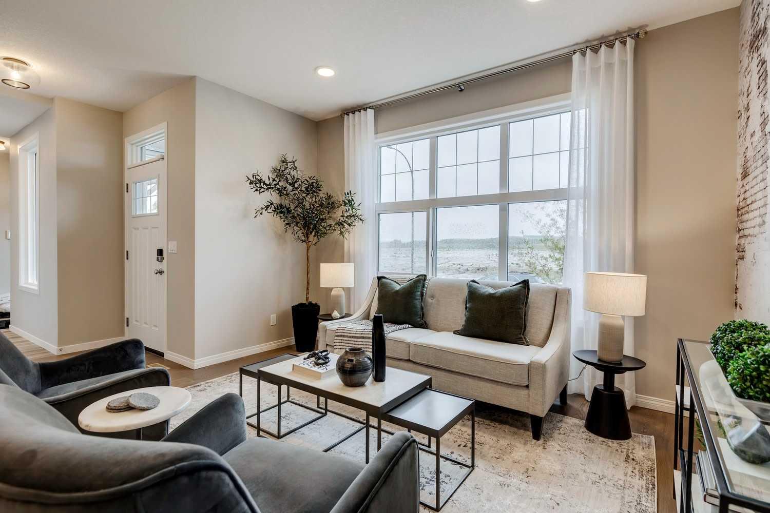 92 Creekside Street SW