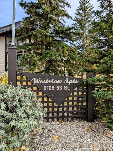 Photo of 6108 53 Street #204, Olds, AB T4H 1X5 (MLS # A2334154)