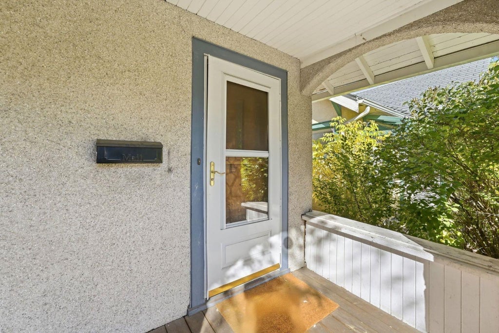 Photo of 340 12 Avenue NW, Calgary, AB T2M 0C7 (MLS # A2348327)