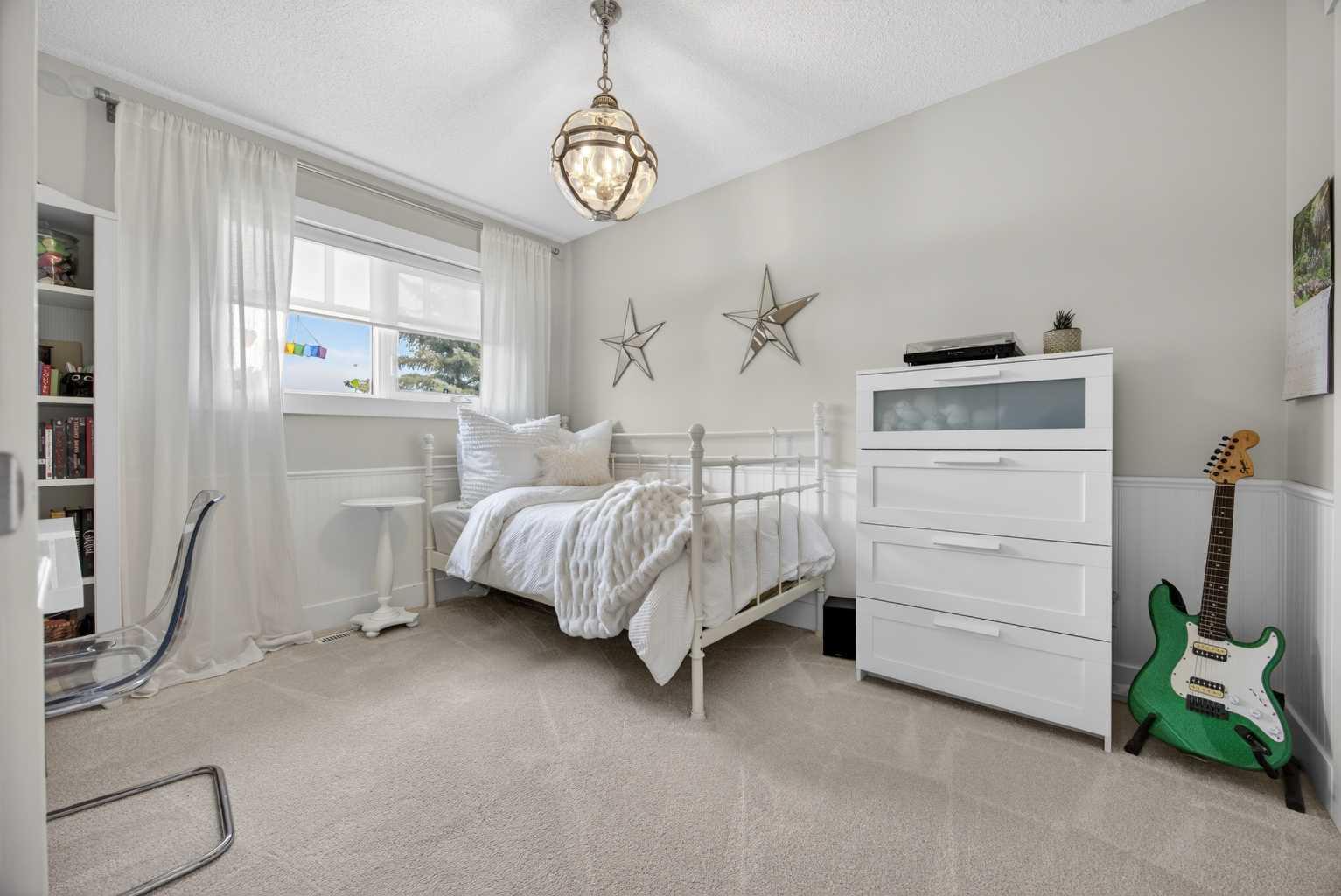 348 Woodside Circle NW