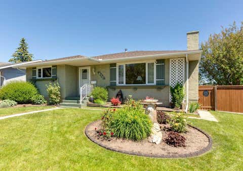 Photo of 612 Cantrell Place SW, Calgary, AB T2W 2E5 (MLS # A2319051)