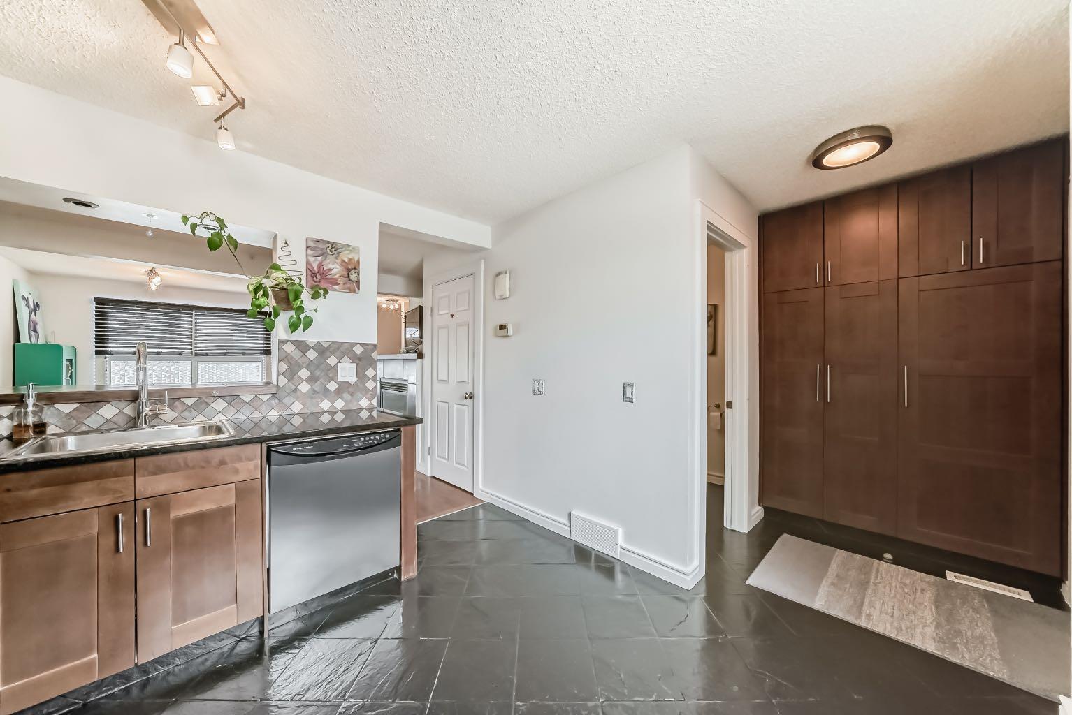 534 Woodbine Boulevard SW