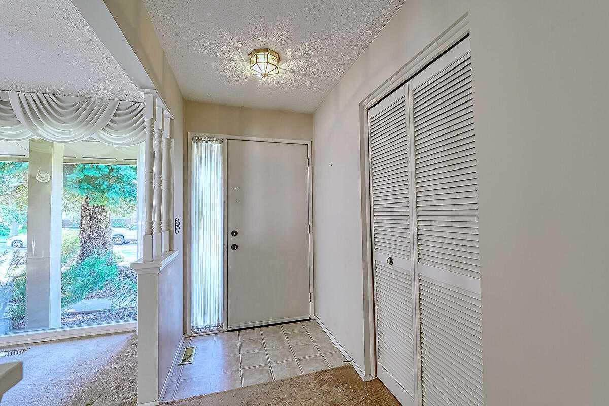 84 Sunmount Close SE