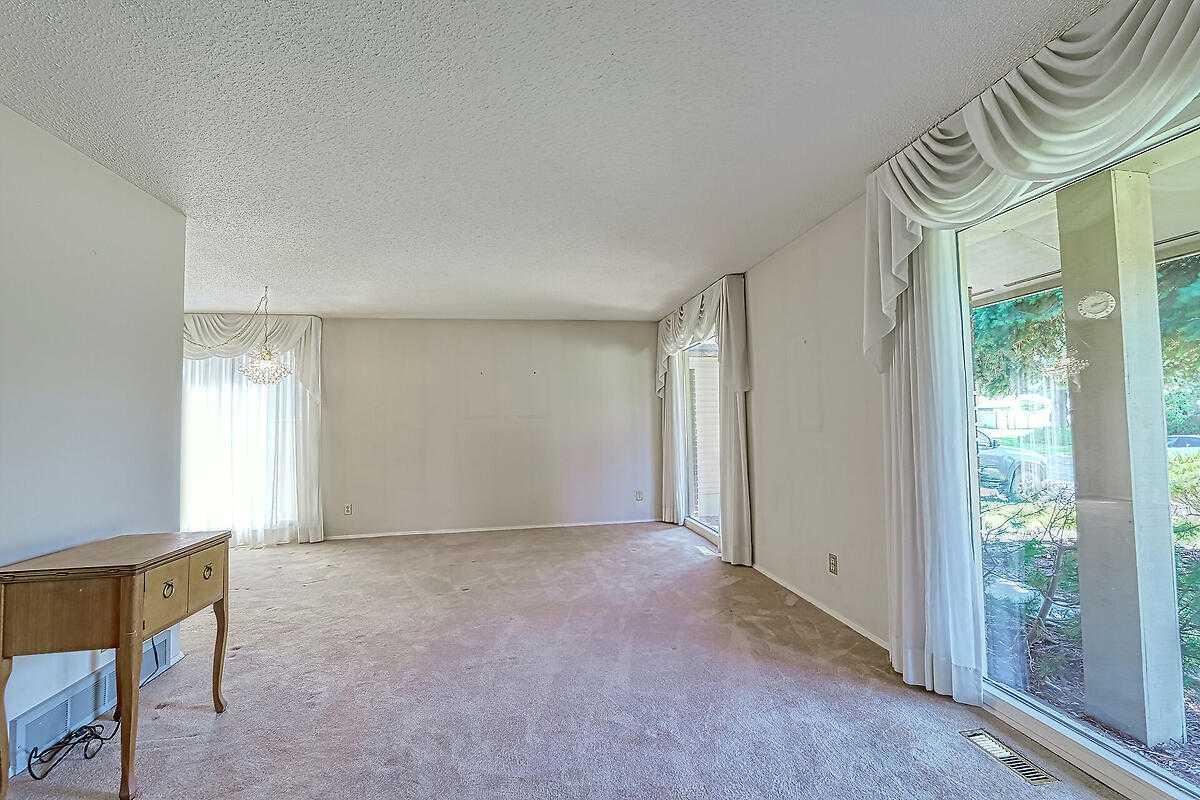 84 Sunmount Close SE