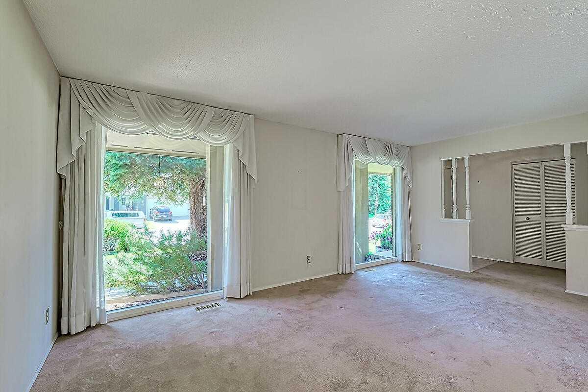 84 Sunmount Close SE