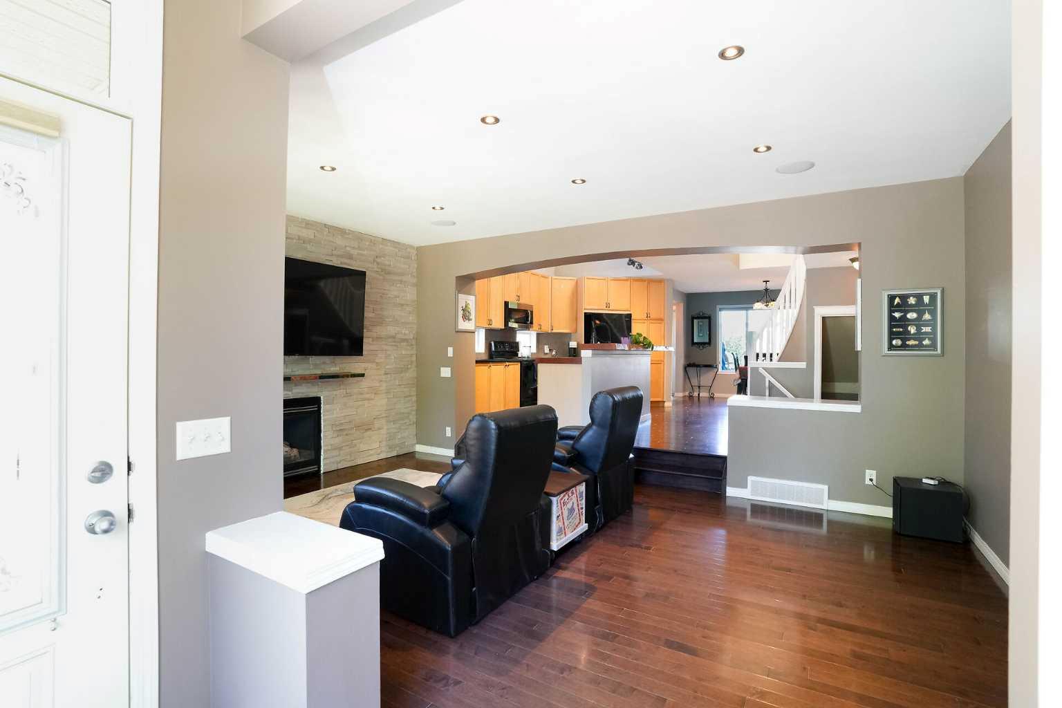 213 Tuscany Valley Green NW
