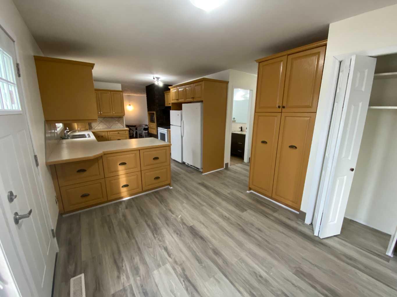 75 Greenbrook Road E