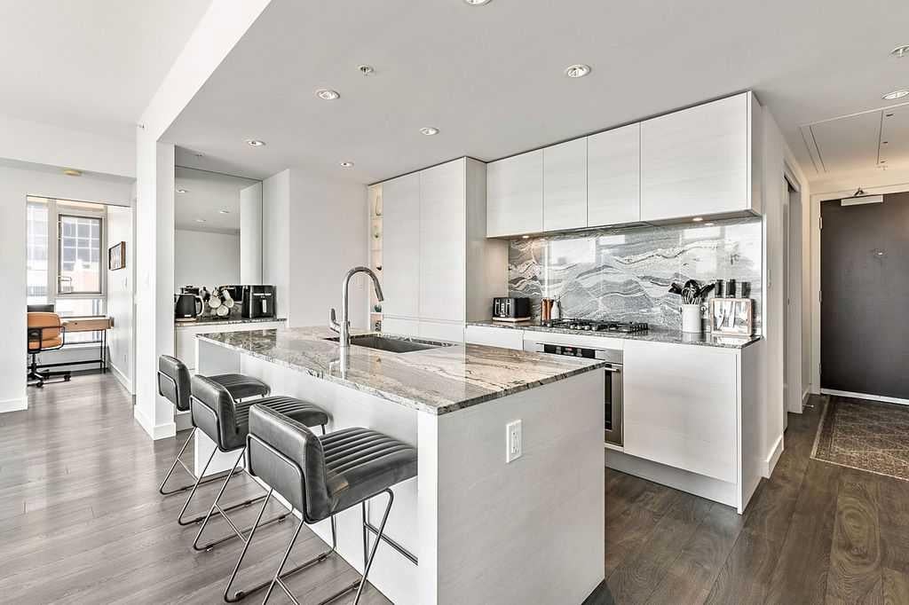310 12 Avenue SW 408
