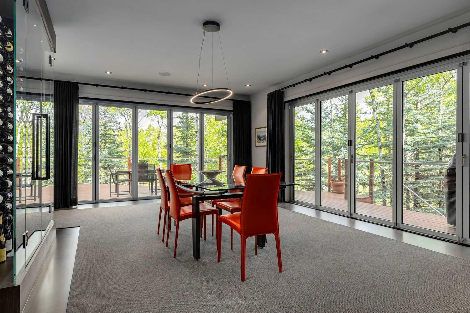 25 Posthill Drive SW