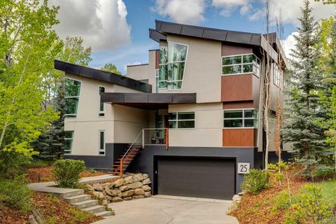 Photo of 25 Posthill Drive SW, Calgary, AB T3H 0A8 (MLS # A2281353)