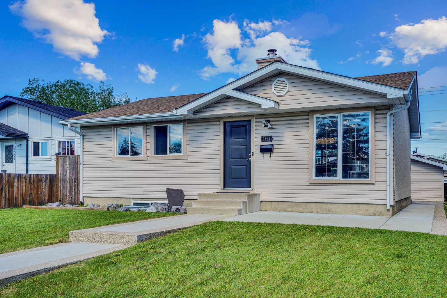 1527 Maitland Drive NE