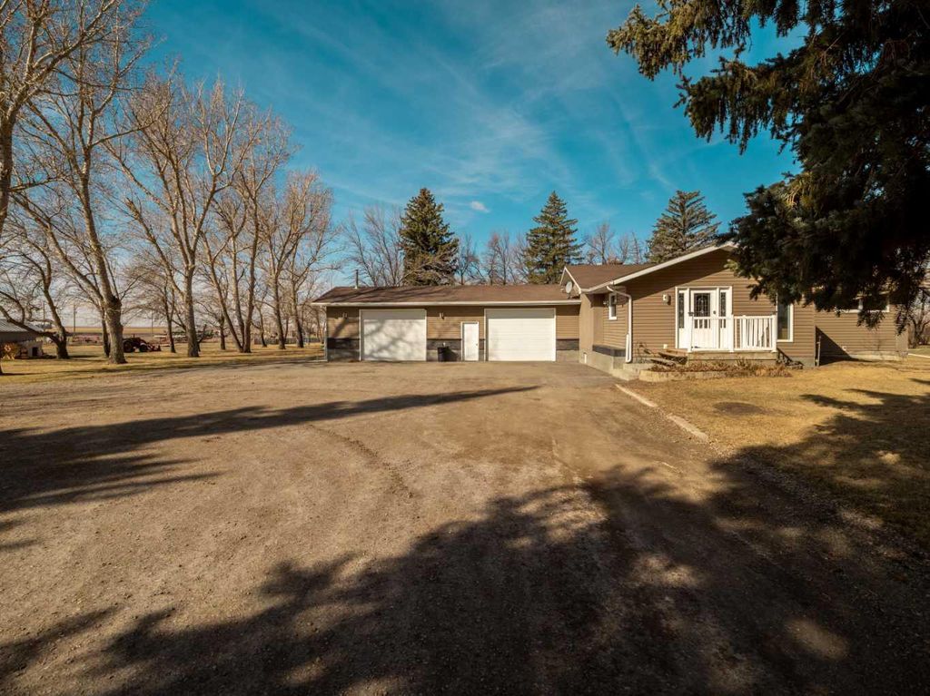 Photo of 92060 Range Road 165, Rural Taber, M.D. of, AB T1G 2C7 (MLS # A2295757)