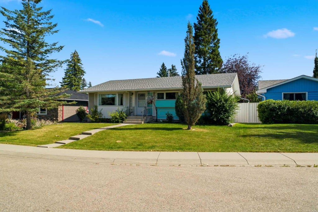 Photo of 3540 Bulyea Crescent NW, Calgary, AB T2C 1N7 (MLS # A2341811)
