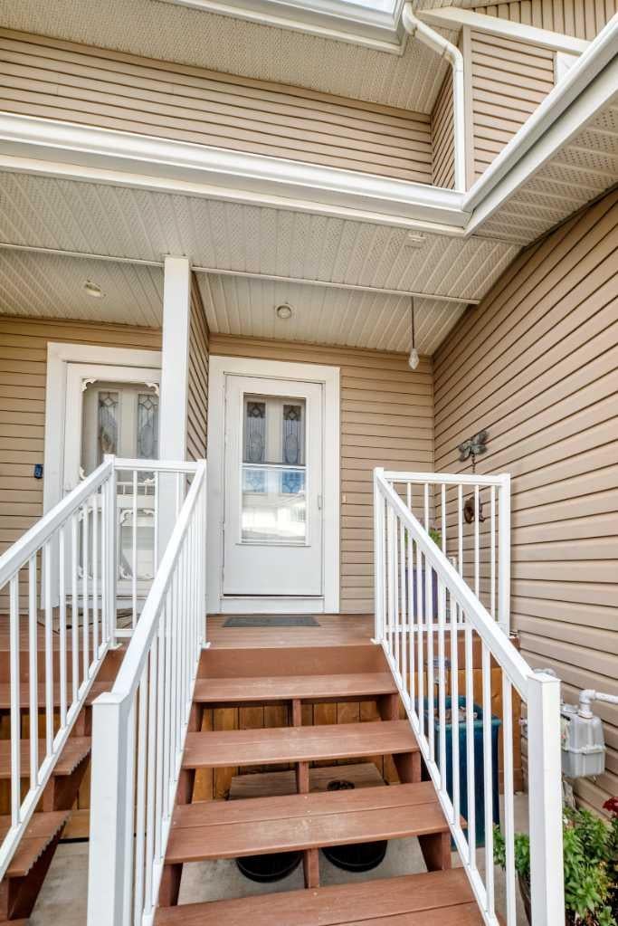 Photo of 2002 22 Avenue #5, Bowden, AB T0M 0K0 (MLS # A2323314)