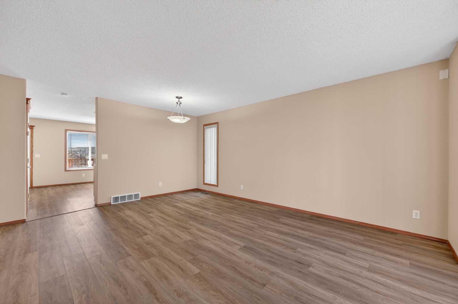 126 Evansmeade Crescent NW