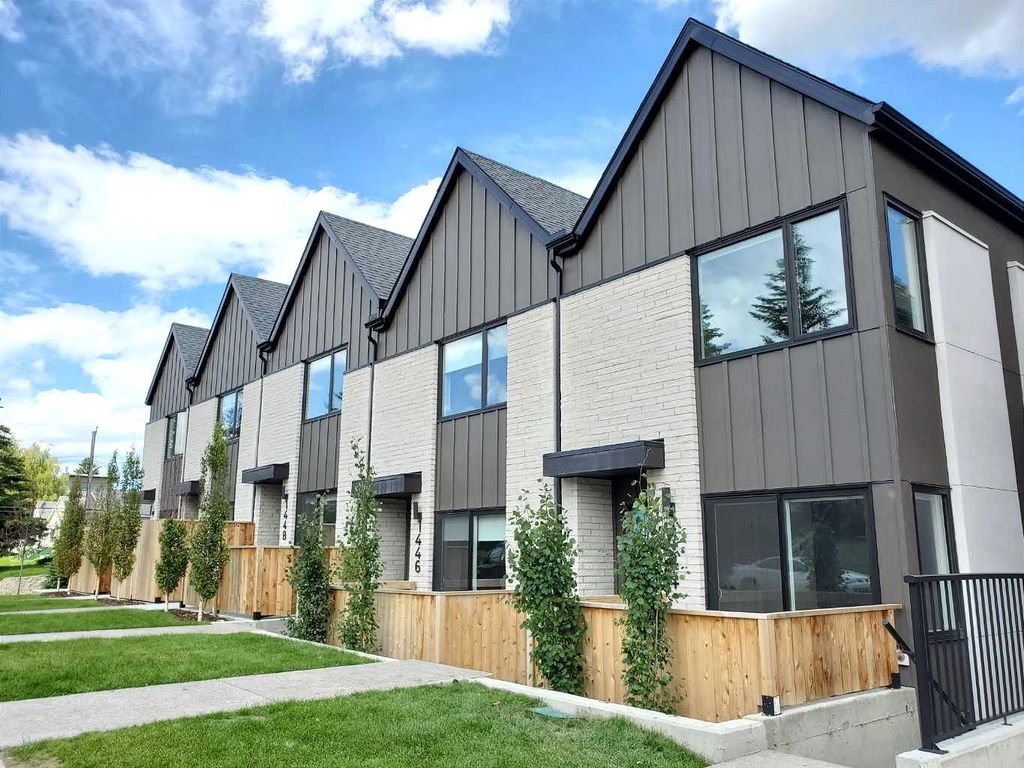 Photo of 1426 23 Avenue NW, Calgary, AB T2K 1M5 (MLS # A2284605)