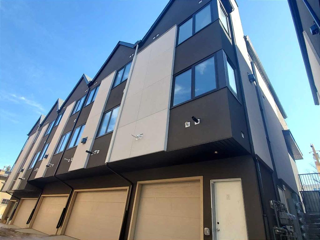 Photo of 1426 23 Avenue NW, Calgary, AB T2K 1M5 (MLS # A2284605)