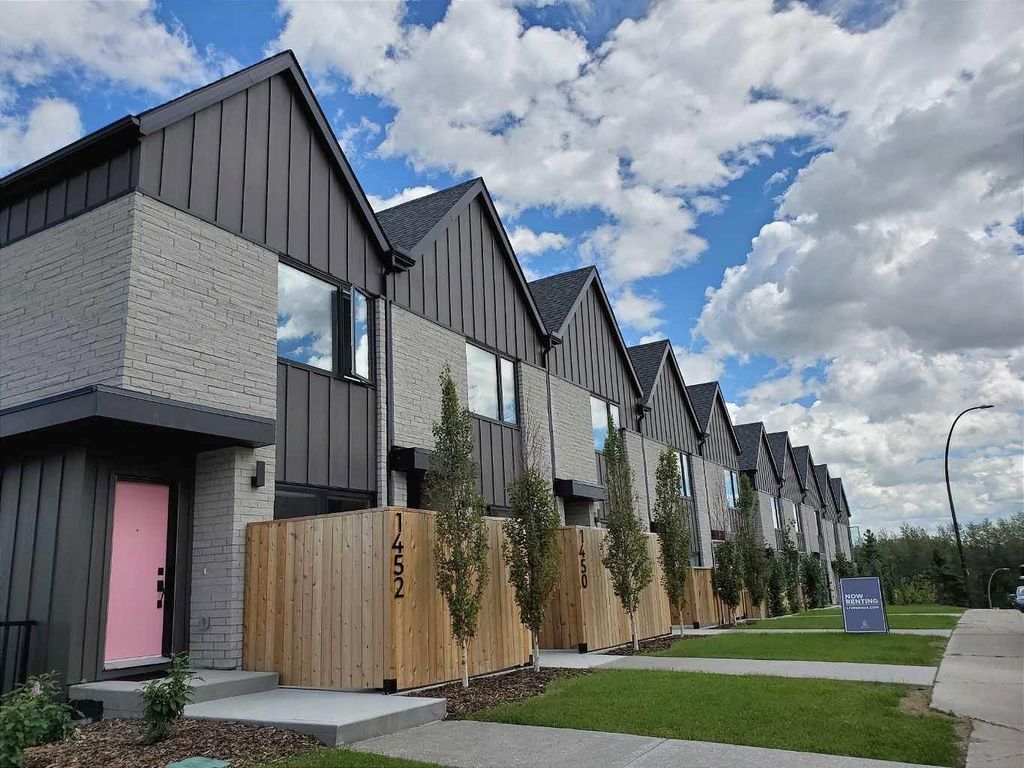 Photo of 1426 23 Avenue NW, Calgary, AB T2K 1M5 (MLS # A2284605)