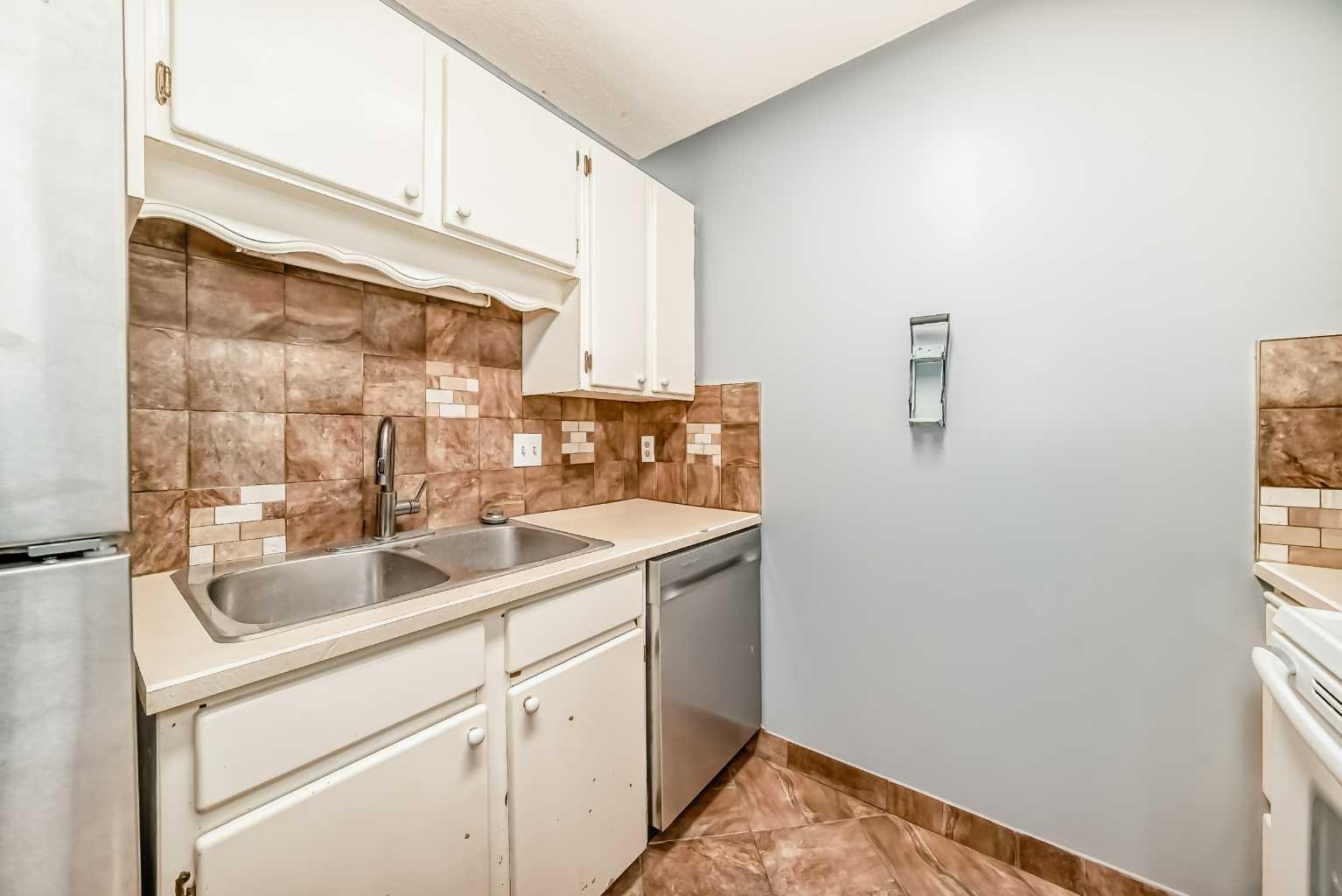 860 Midridge Drive SE 324