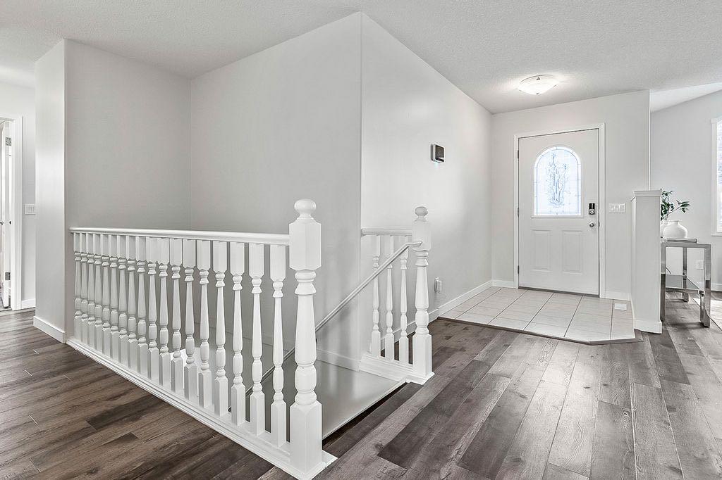 1923 Strathcona Terrace