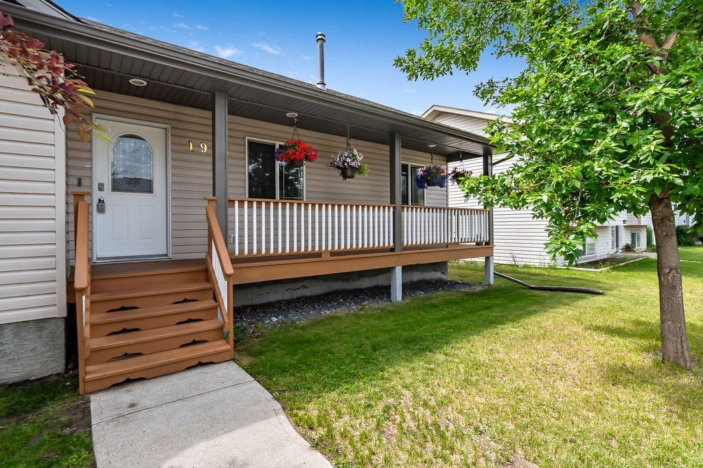 1923 Strathcona Terrace