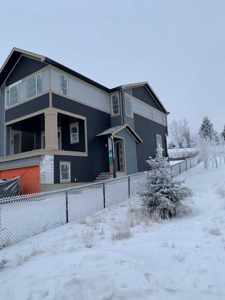 160 Crimson Ridge Place NW