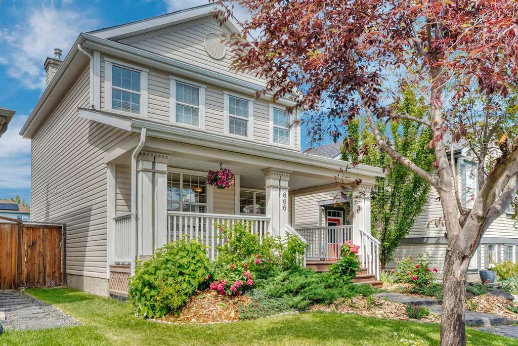 Photo of 666 Evermeadow Road SW, Calgary, AB T2Y 4W7 (MLS # A2325863)