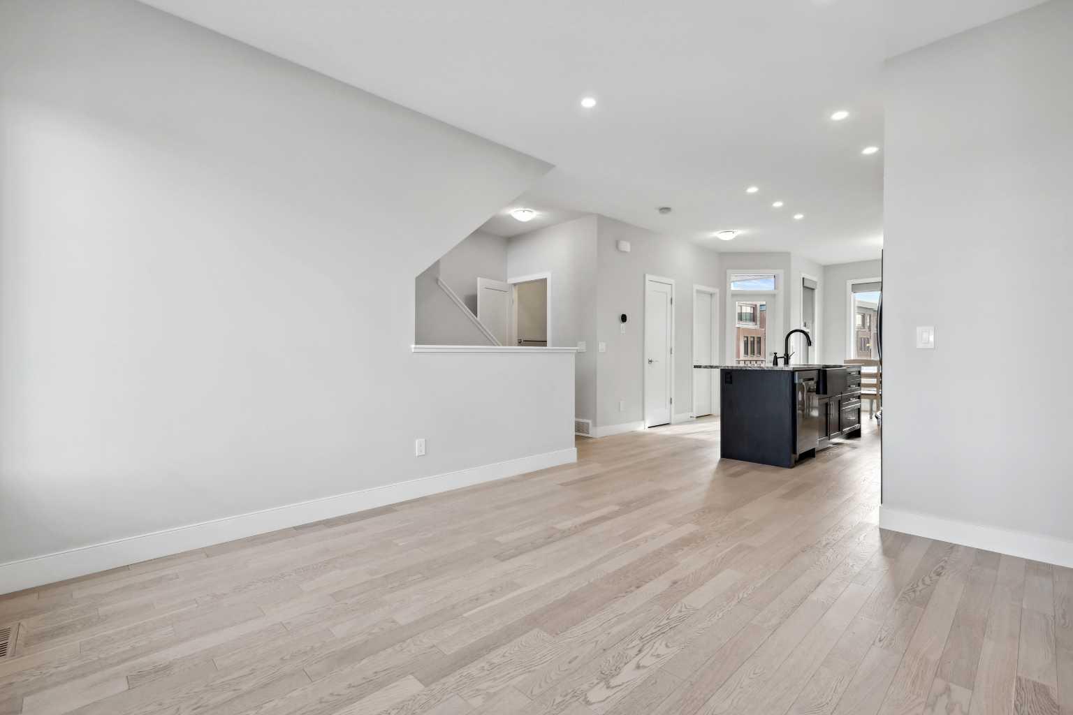 136 Greenbriar Way NW