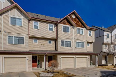 79 Copperfield Court SE Calgary AB T2Z 4Z3