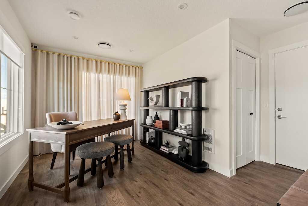 60 Howse Lane NE 1201