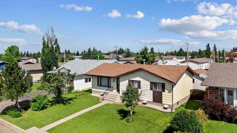 Photo of 5413 48 Avenue W, Forestburg, AB T0B 1N0 (MLS # A2330967)
