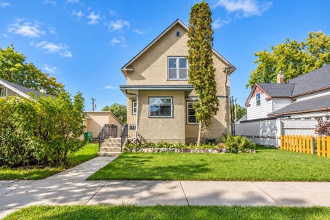 Photo of 524 12A Street N, Lethbridge, AB T1H 2J7 (MLS # A2345253)