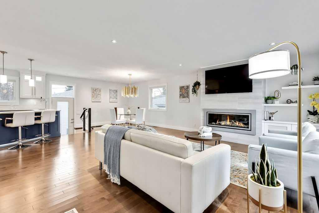 100 Haysboro Crescent SW